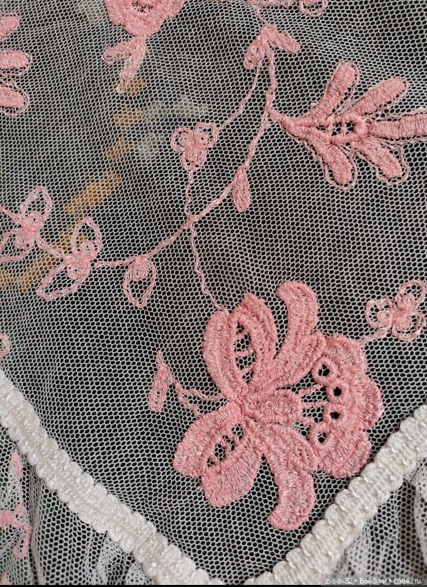 Антикварное кружево для нарядов