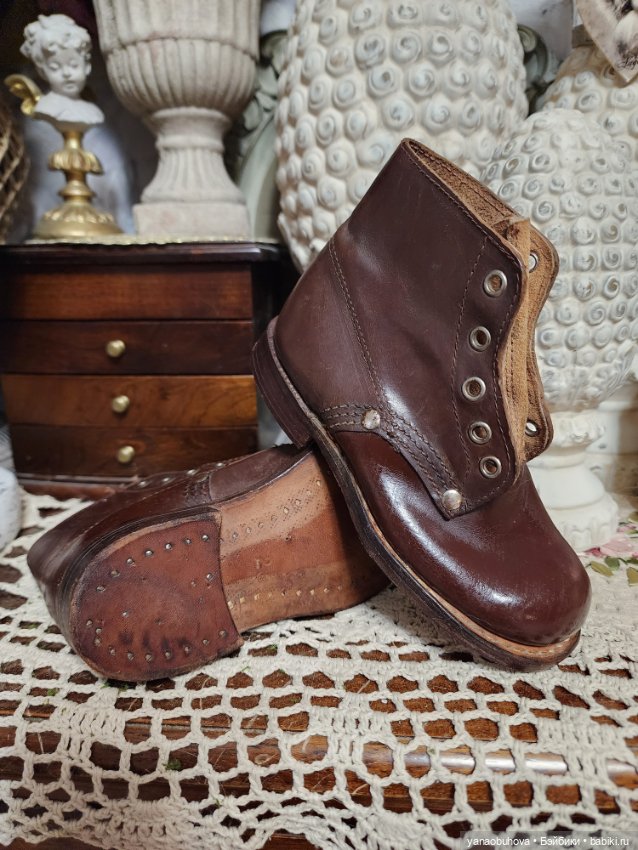 Антикварные кожаные детские ботинки для больших кукол