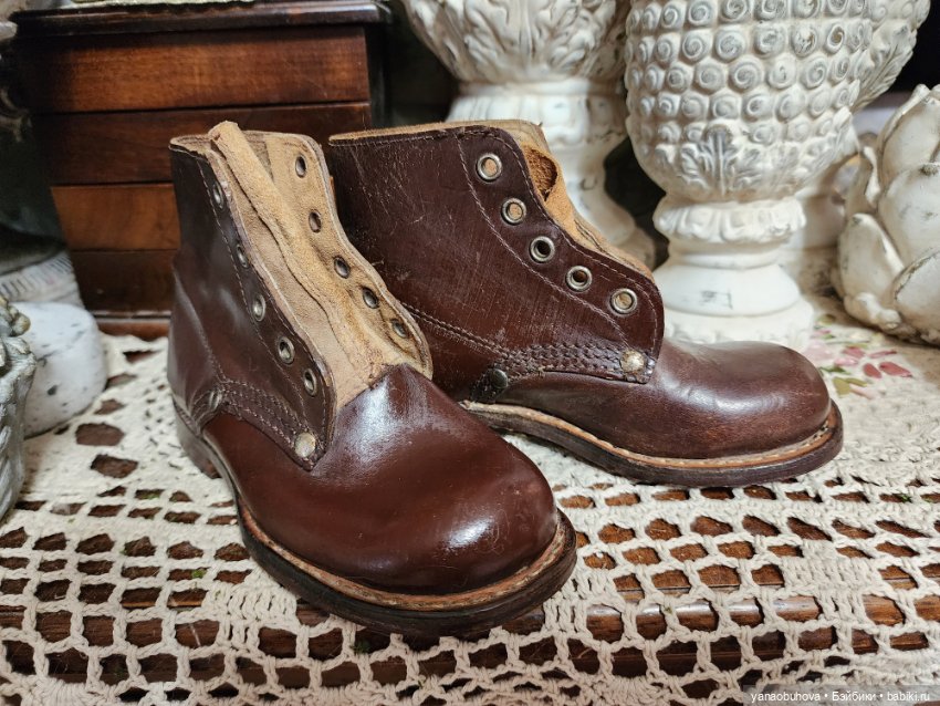 Антикварные кожаные детские ботинки для больших кукол (фото 2)
