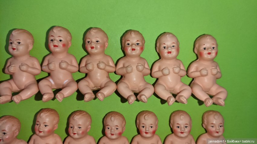 Целлулоидные пупсики Minerva сидячие с рельефными волосами, высота 4,5 см (фото 8)