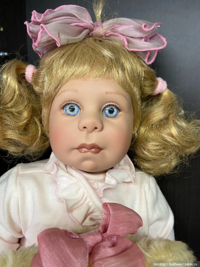 Продаю коллекционную куклу (фото 5)