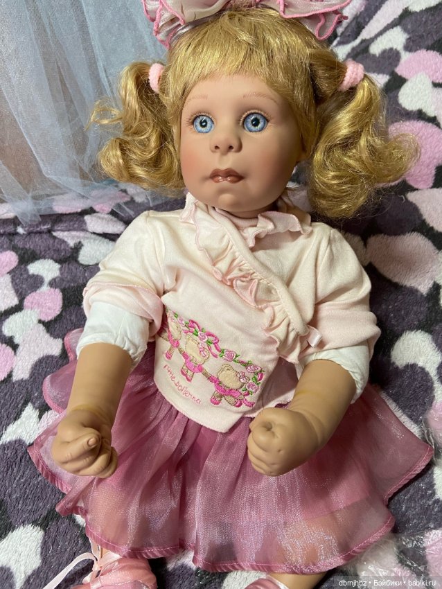 Продаю коллекционную куклу