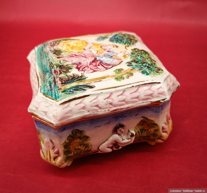 Шкатулка Галантная пара Путти Италия Каподимонте (фото 3)