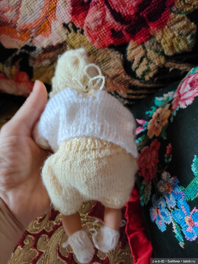 Крошечная фарфоровая куколка (фото 3)