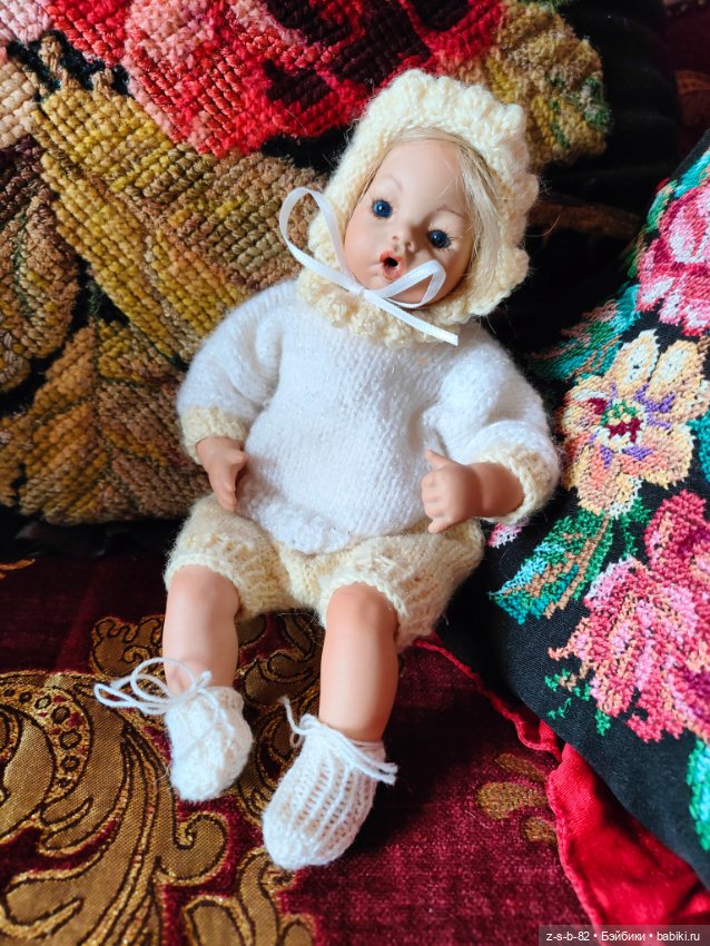 Крошечная фарфоровая куколка (фото 6)