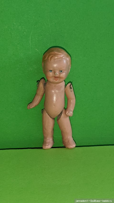 Керамический пупсик Ari с рельефными волосами, высота 7 см (фото 5)