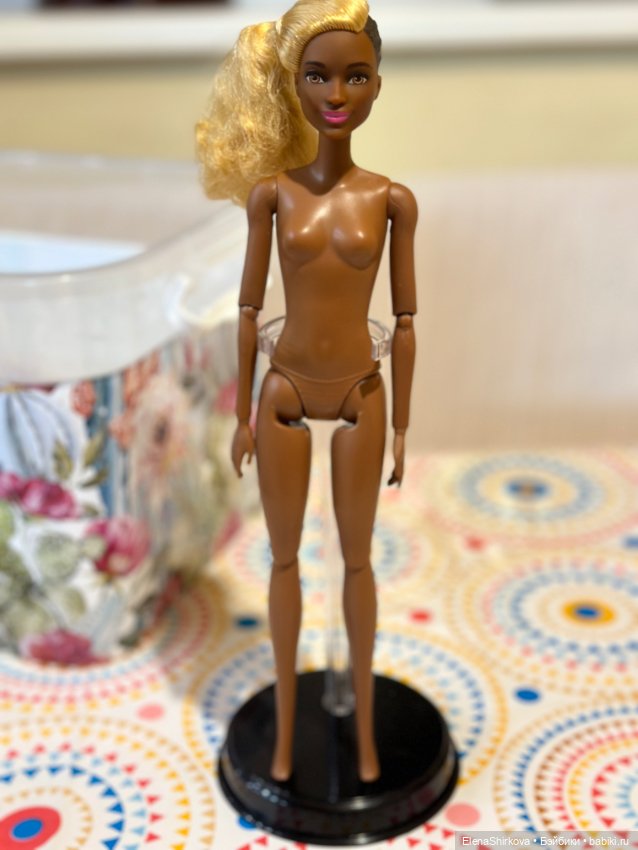 Barbie fashionistas 57 на теле Extra