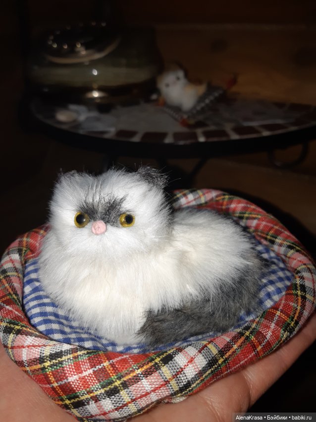 Котики на подушечках — Миниатюра для кукол