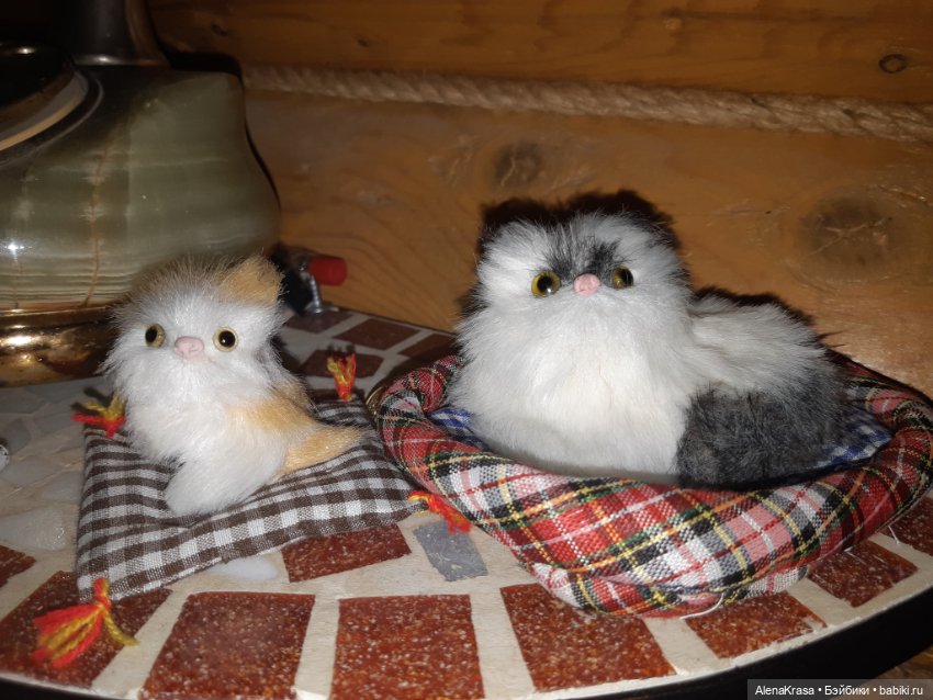 Котики на подушечках — Миниатюра для кукол (фото 3)