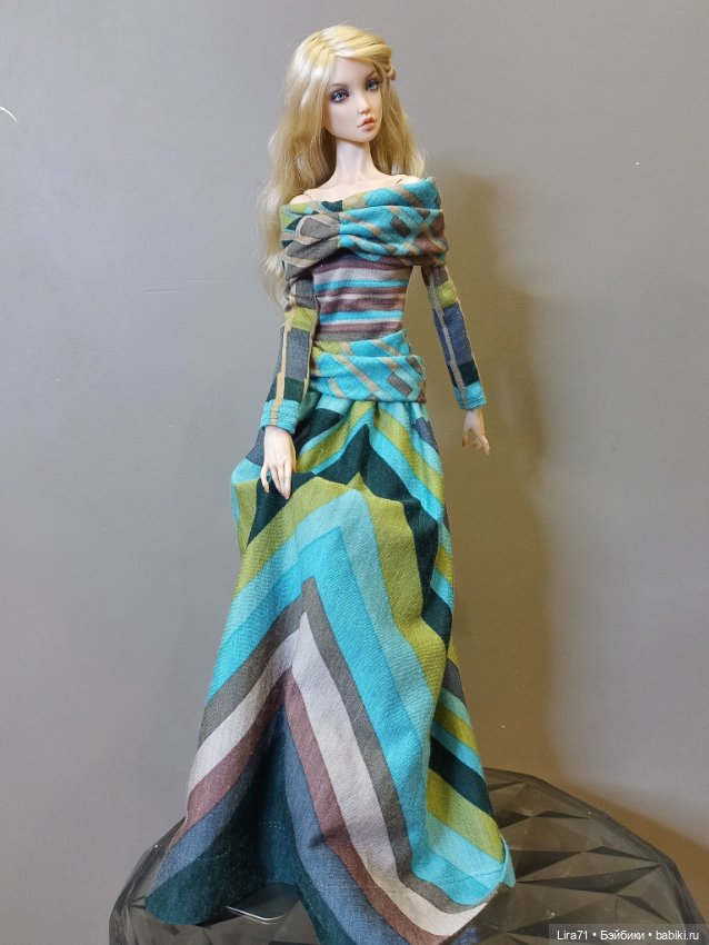 Платье из итальянского трикотажа на девочек 1/4 (фото 4)