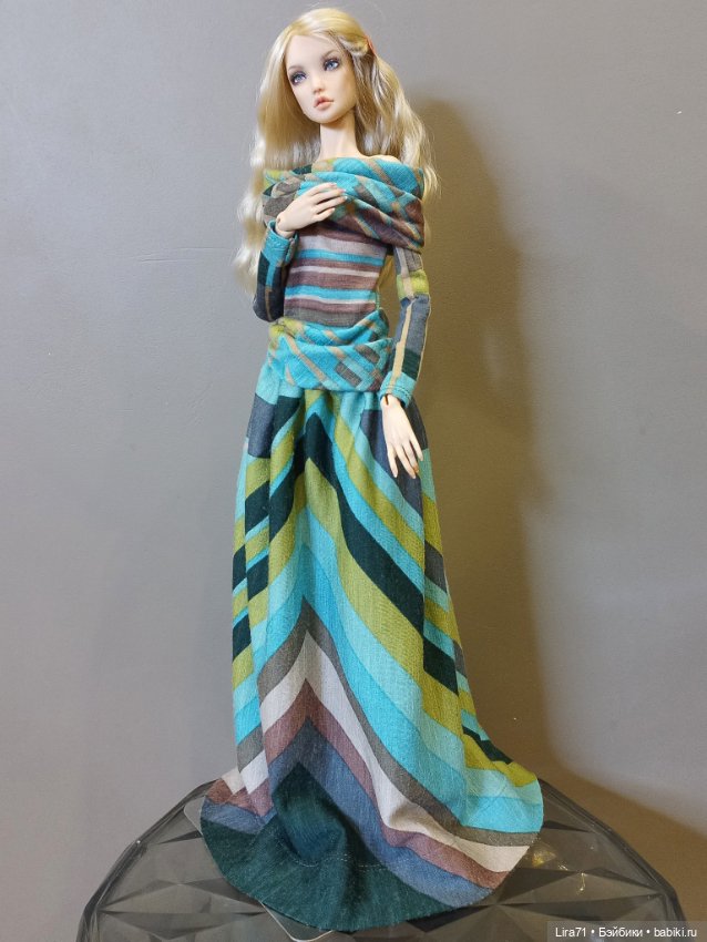 Платье из итальянского трикотажа на девочек 1/4