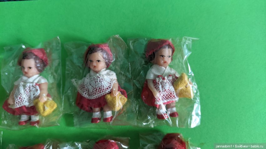 Резиновые малышки Аришки Ari красная шапочка, новая, высота 5 см (фото 8)