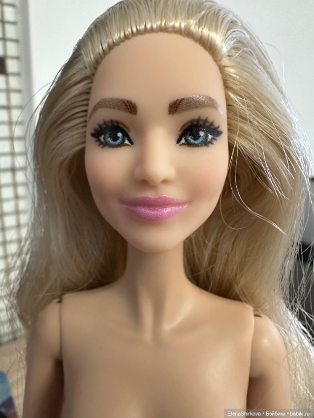 Barbie fashionistas 202 на теле типа Мизи (фото 5)