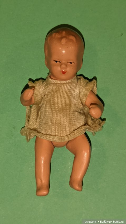 Керамический пупсик Tebu в кофточке, высота 7,5 см (фото 6)