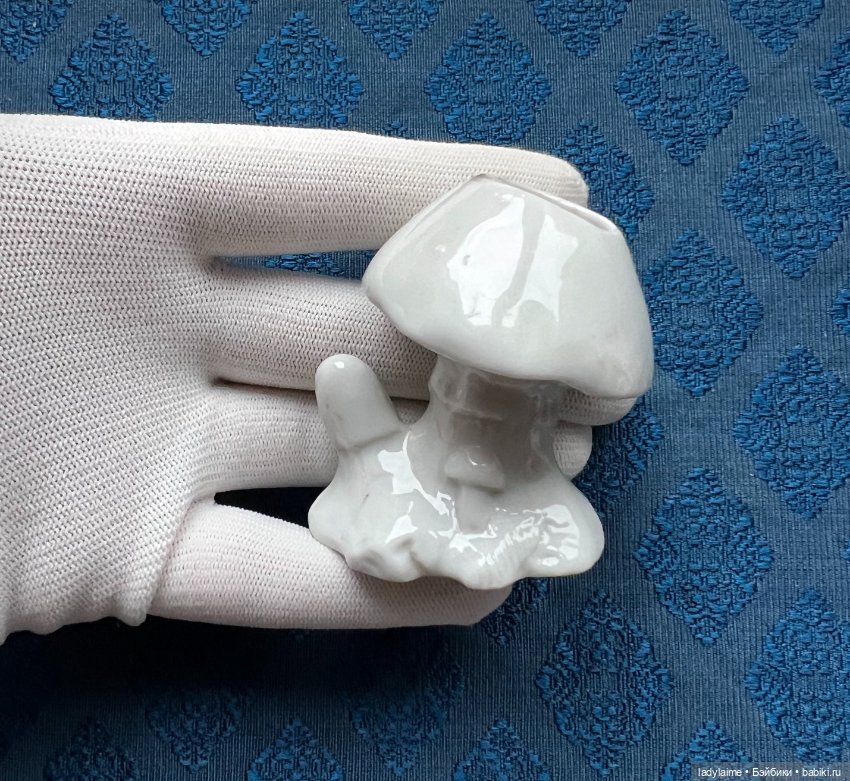 Редкая антикварная фигурка - вазочка - 6 см