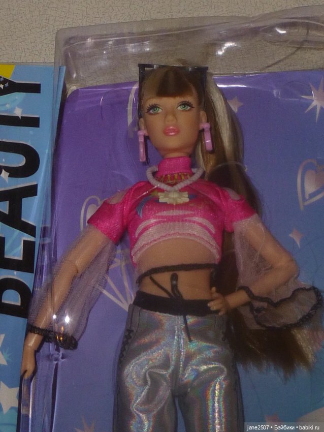Defa Lucy # 4 - шарнирная - NRFB в поврежденной коробке - размер Барби (фото 2)