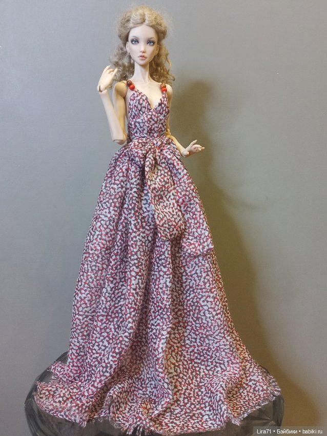 Сарафан на худеньких БЖД 1/4