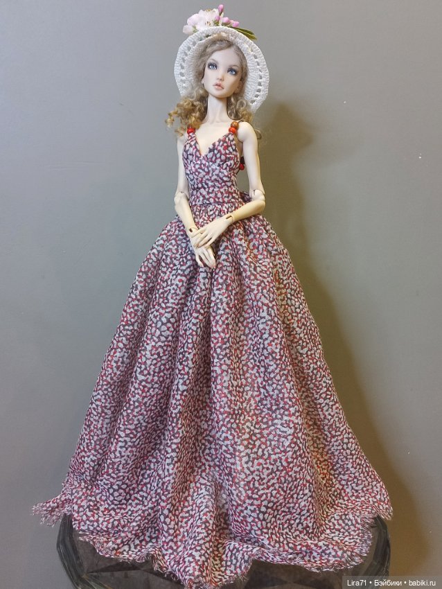 Сарафан на худеньких БЖД 1/4