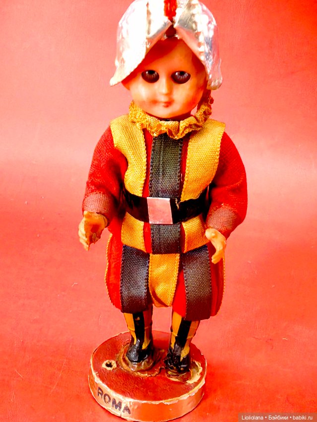 Винтажные куклы-гвардейцы
