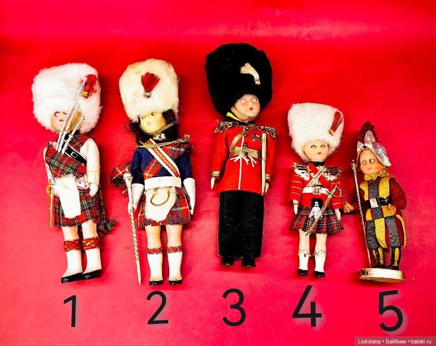 Винтажные куклы-гвардейцы