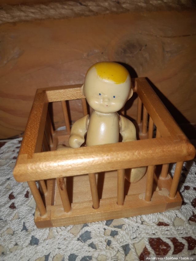 Пупсик Тамбовский в деревянном манеже (фото 3)