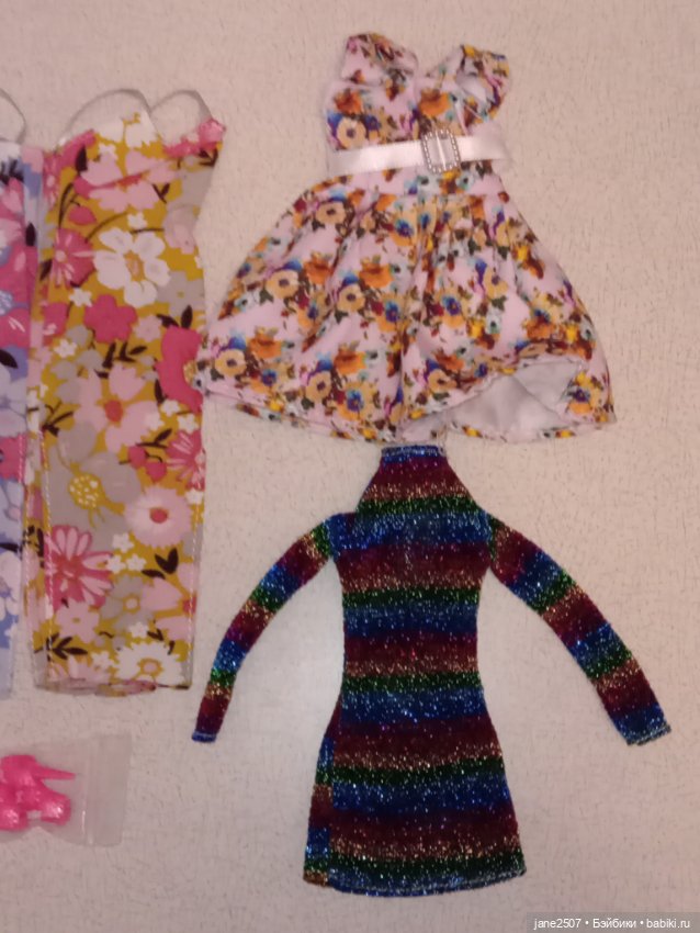 Лот одежды для Барби и других кукол 12 дюймов (платья, туфли) (фото 4)
