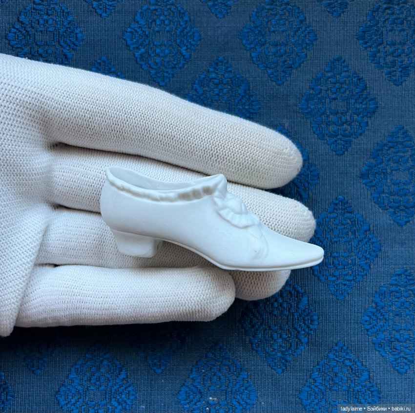 Антикварная фигурка - 2,3 см х 6,3 см