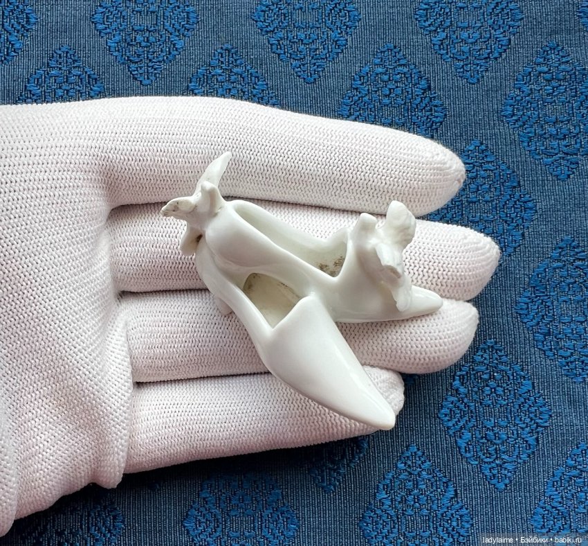 Антикварная фигурка - 3,4 см х 5,8 см