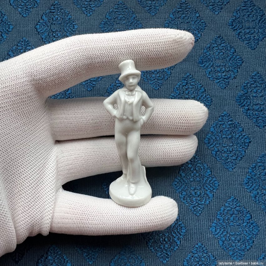 Антикварная фигурка - держатель для визитки (?) - 6,6 см