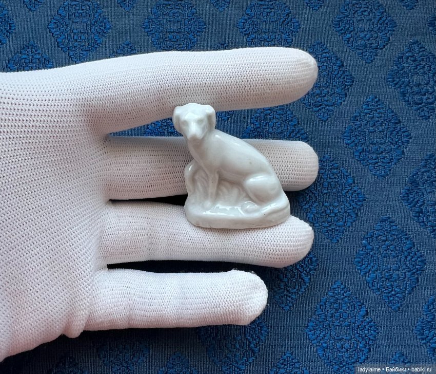 Антикварная фигурка Собачка - 4,2 см