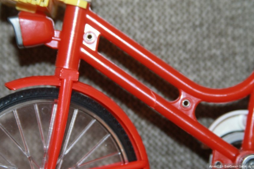 Редкая винтажная велосипедистка от Тому