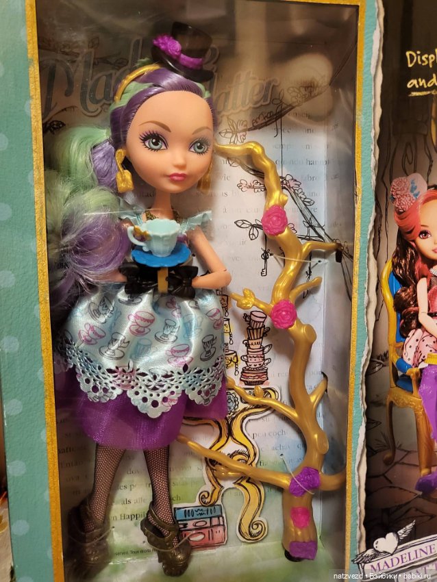 Набор с куклой Ever After High Medeline Hatter и мебелью "Hat-tastic party" (фото 2)