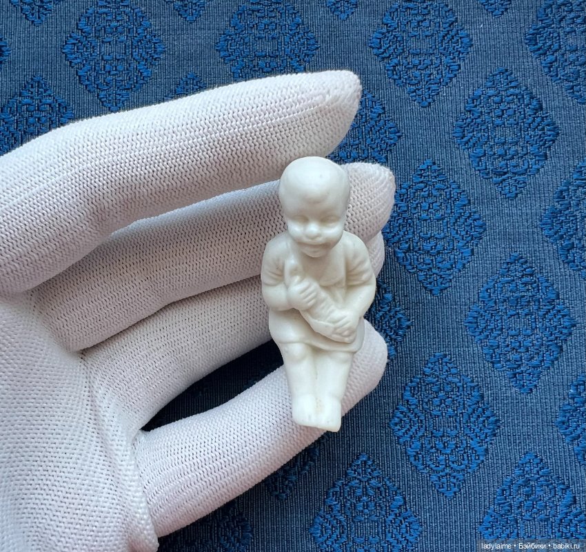 Антикварная фигурка - мальчик с арбузом (1) - 4 см (фото 4)