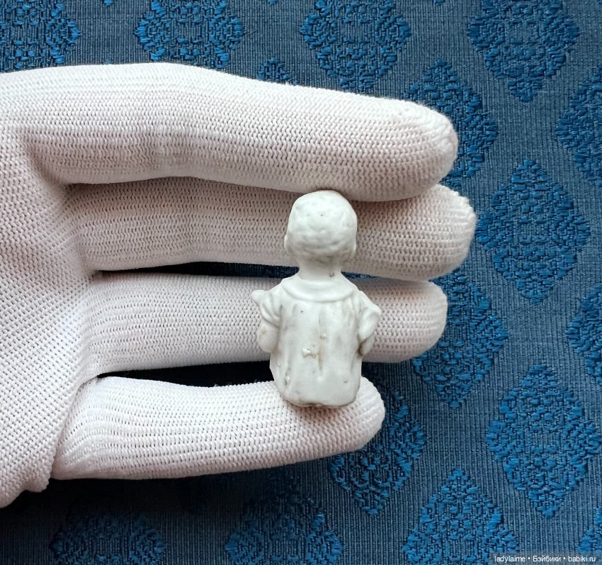 Антикварная фигурка - мальчик с арбузом (2) - 3,9 см (фото 3)