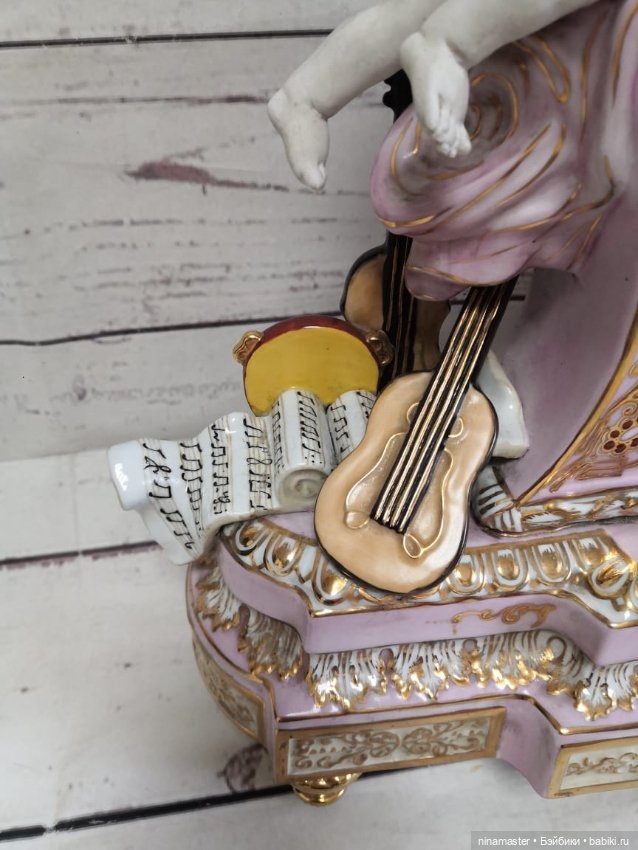 Механические часы. Бисквитный фарфор. Франция (фото 2)