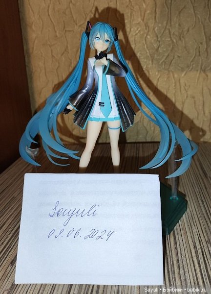 Продам фигурку Hatsune Miku (фото 5)