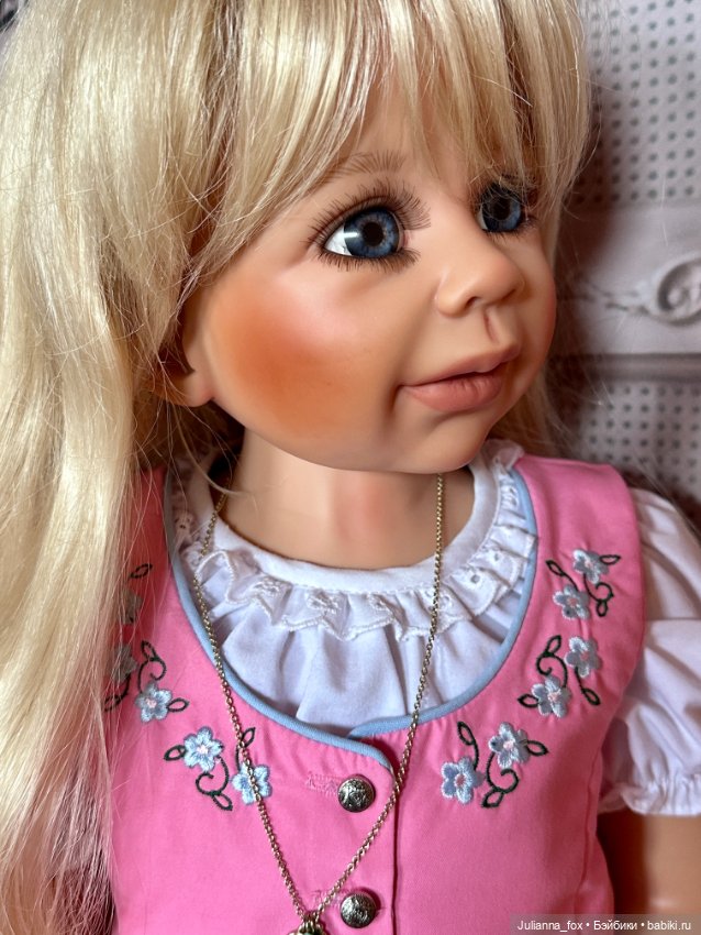 Белокурая красавица Doro (Доро) от Monika Levenig