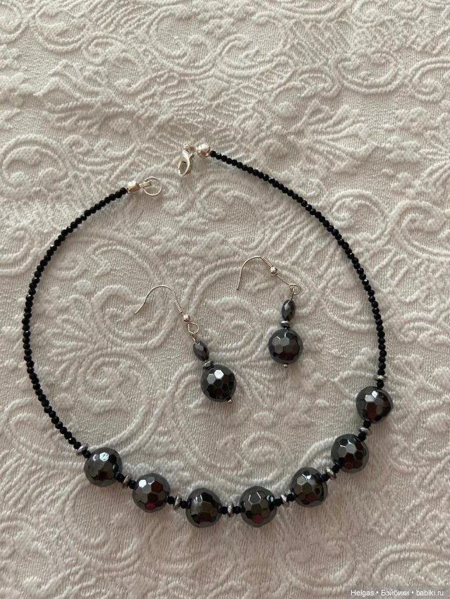 Комплект украшений из натуральных драгоценных камней: шпинели и гематита (фото 5)