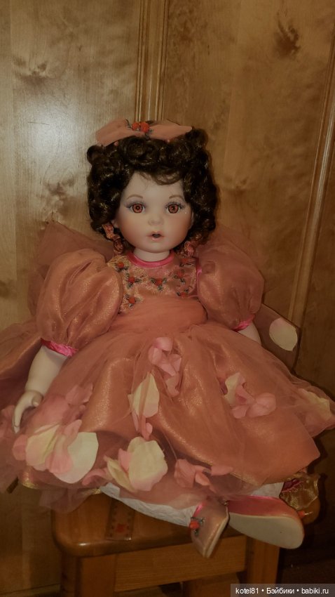 Фарфоровая коллекционная кукла Marie Osmond (фото 5)