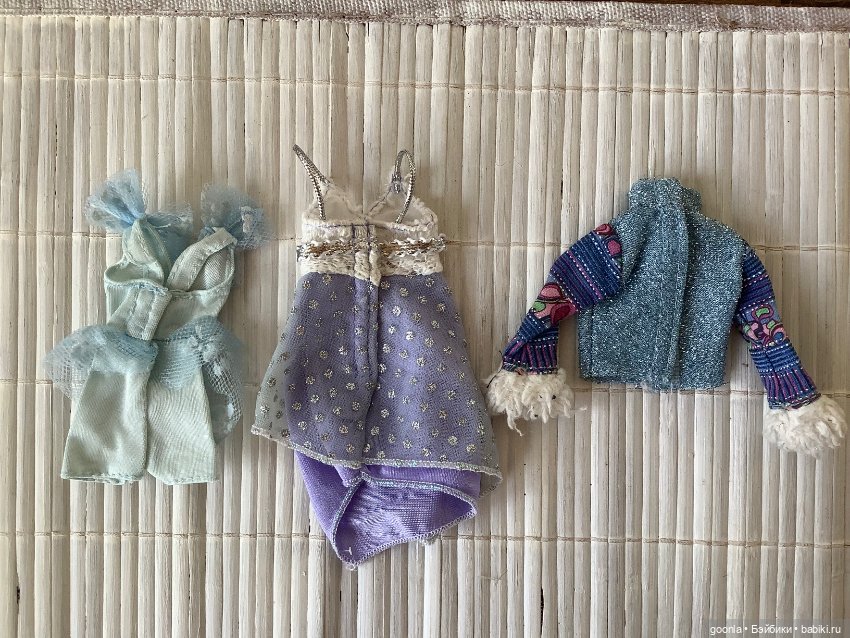 Лот одежды для кукол 1/6 #1 (фото 2)