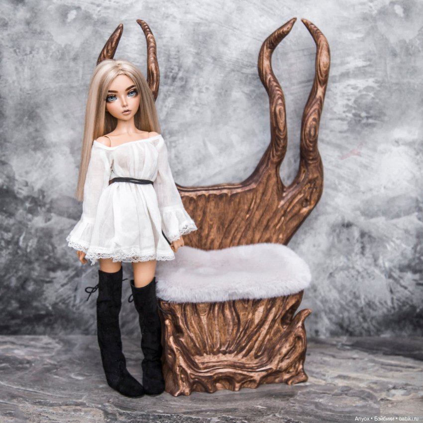 Кресло/Трон - Шкатулка - для 1/4 или 1/3 кукол - цвет Палисандр