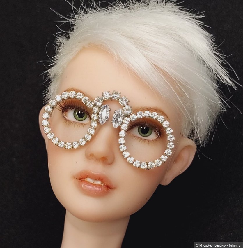 Очки с цирконием — Одежда