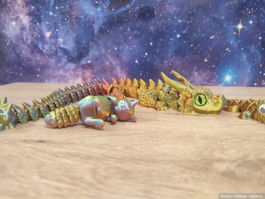 Крупный колючий дракон со стеклянными глазами (фото 4)