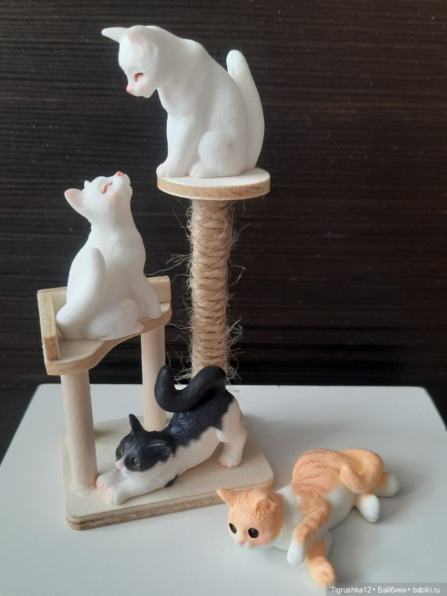 Котики с когтеточкой — Миниатюра для кукол