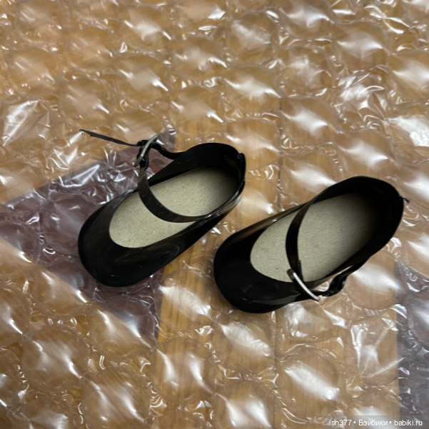 Обувь для винтажной куклы из клеенки