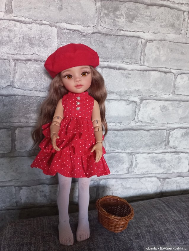 Продам шикарную куколку Паола Рейна, молд Маника. Образ современная Красная Шапочка (фото 2)