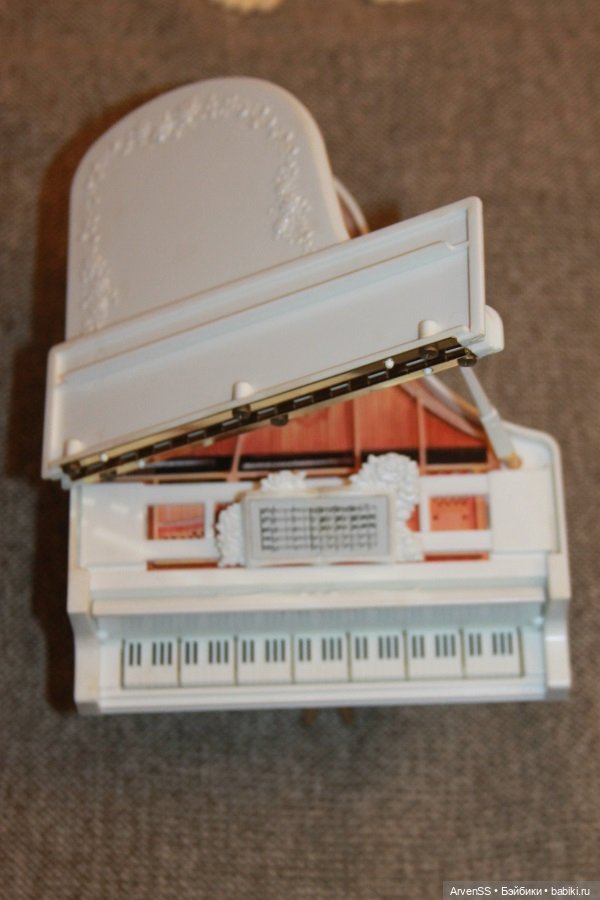 Винтажный белый рояль для Ликки 2 поколения компании Такара (фото 4)