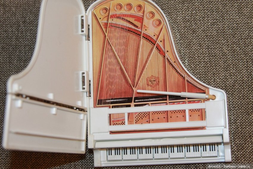 Винтажный белый рояль для Ликки 2 поколения компании Такара (фото 7)