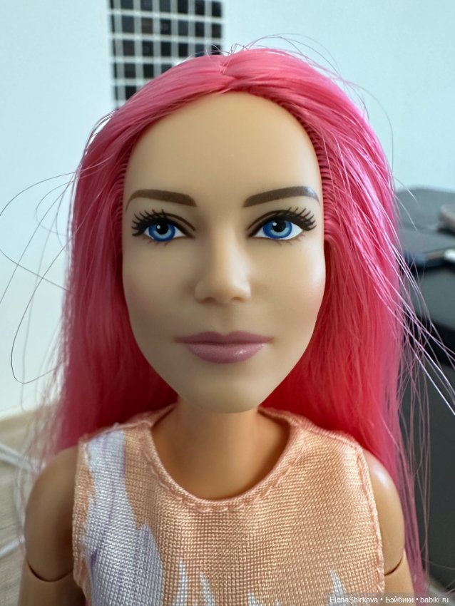 Barbie Ипполита с розовыми волосами на теле мтм (фото 5)
