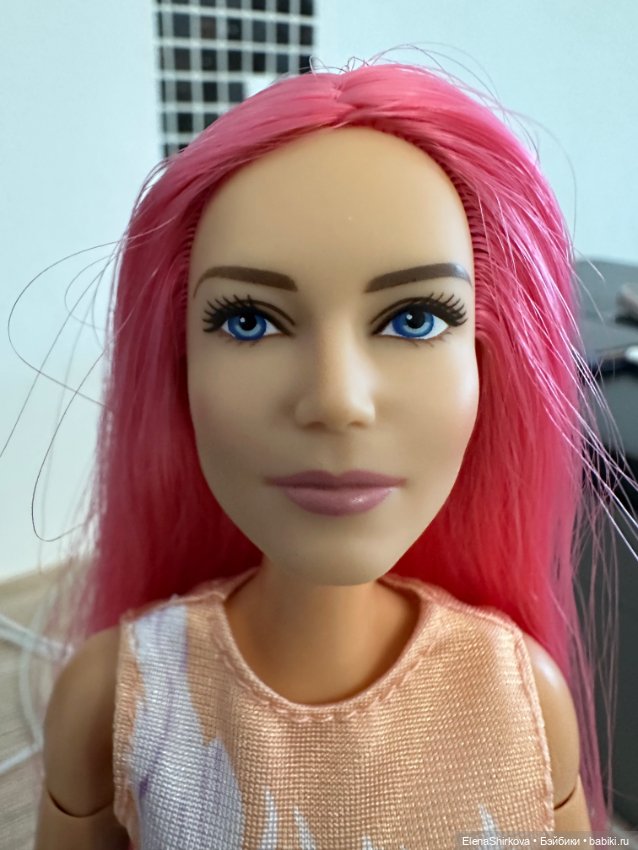 Barbie Ипполита с розовыми волосами на теле мтм (фото 4)